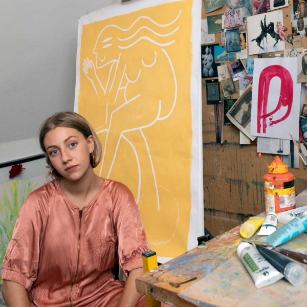 Artist Kunstner i hendes atelier